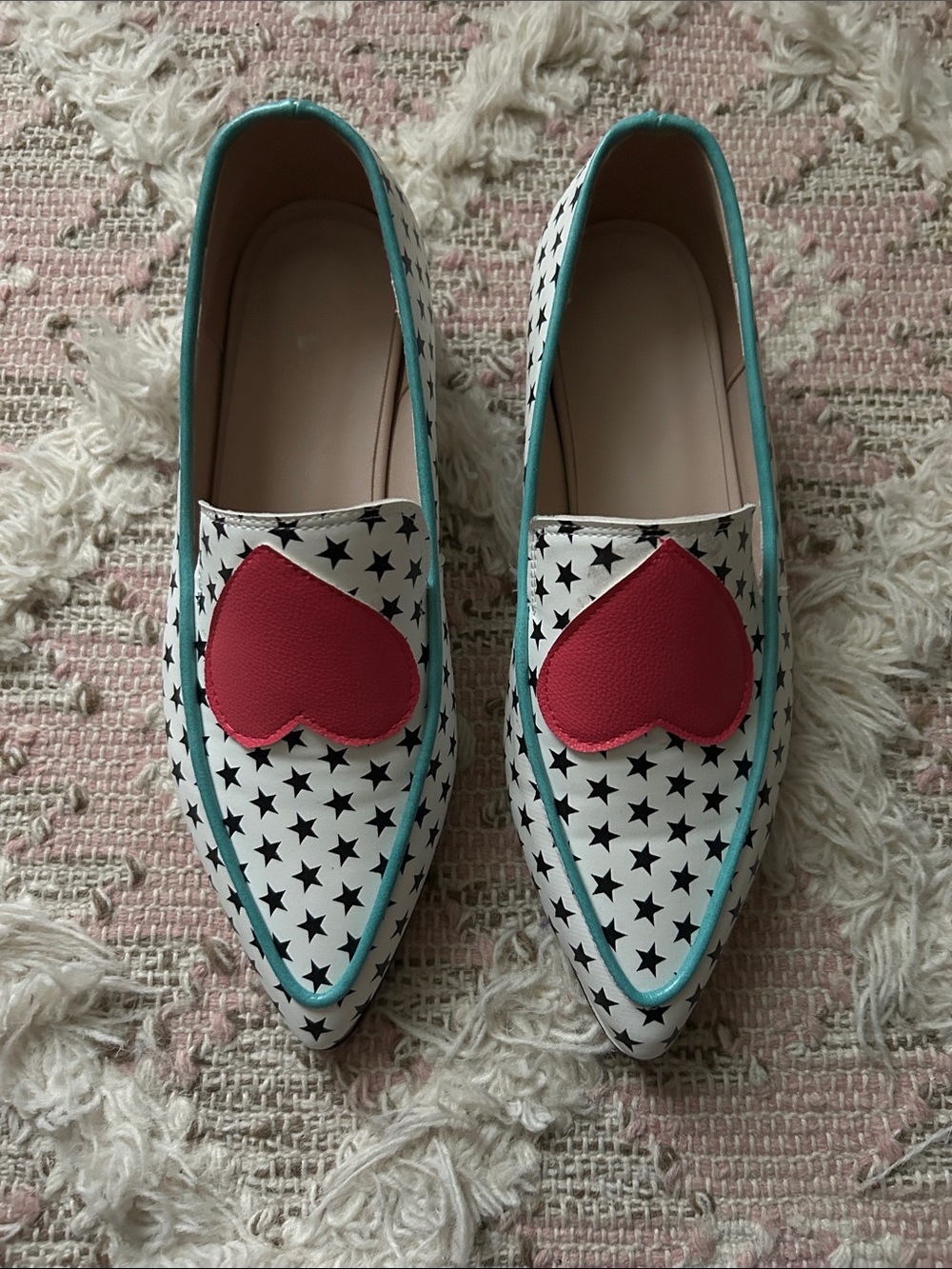 Pointed Star-Print Loafers with Pink Heart Accent